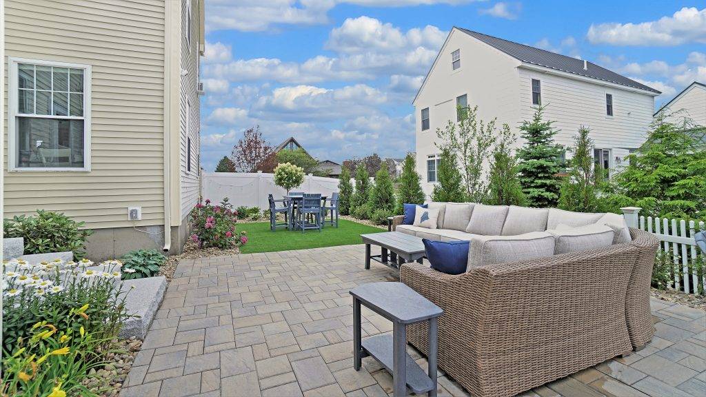 Patio and Turf at Driftaway vacation beach rental by owner in Scarborough, Maine