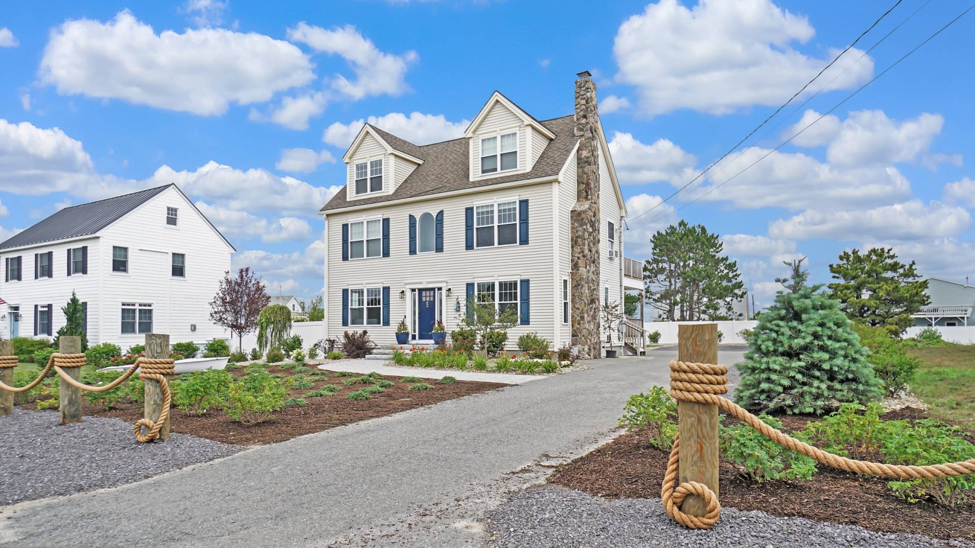Beautiful Cape Cod Front Yard of Driftaway vacation beach rental by owner in Scarborough, Maine