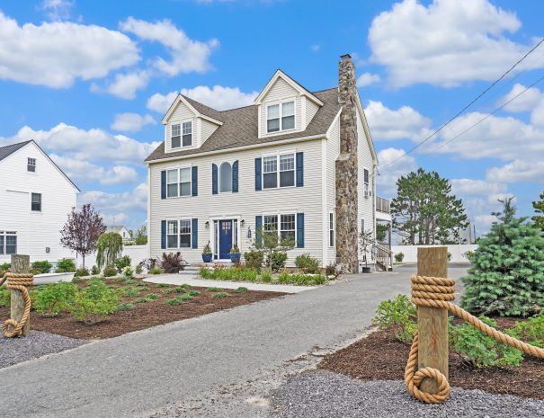 Front Yard of Driftaway vacation beach home rental by owner in Scarborough, Maine
